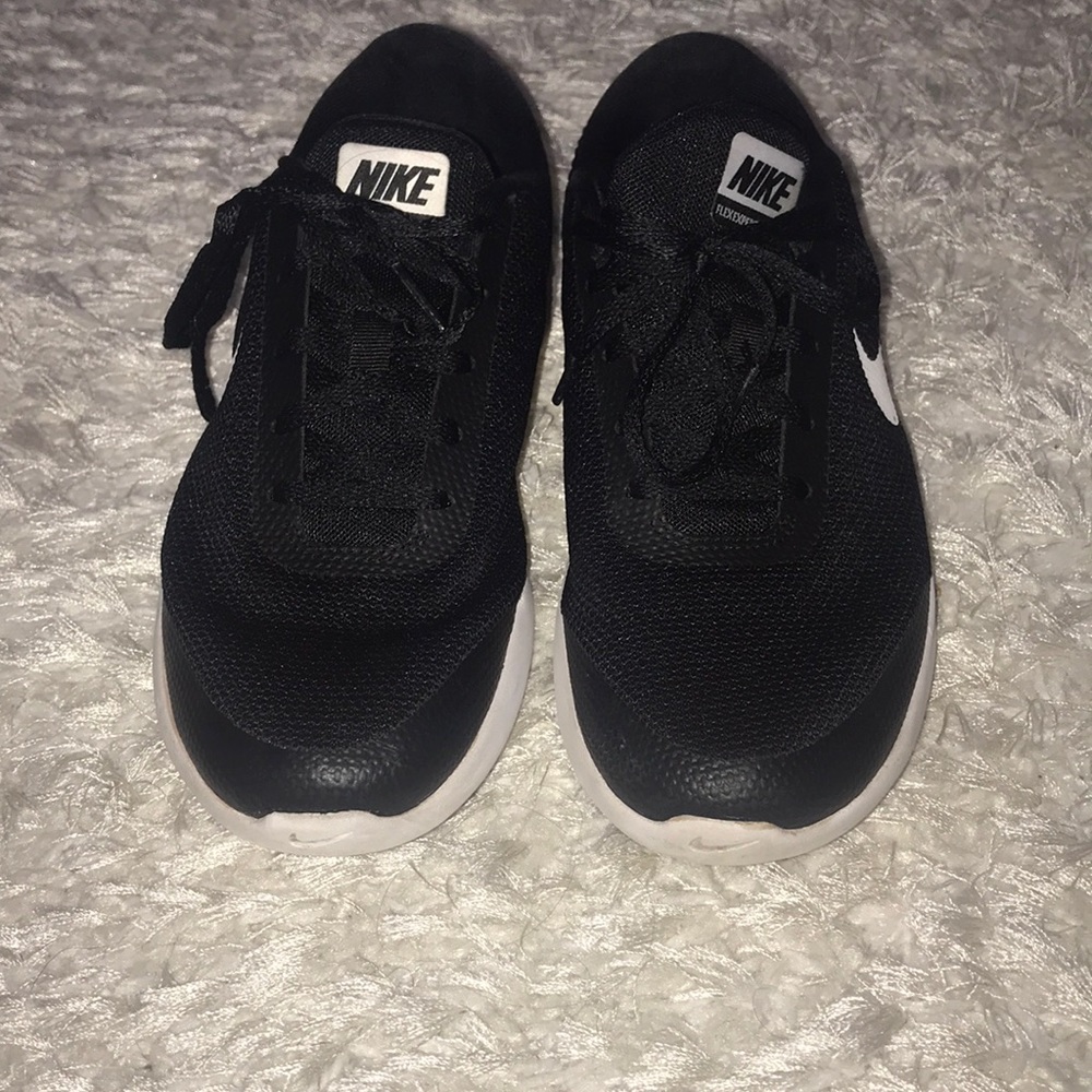 Nike flex shoes